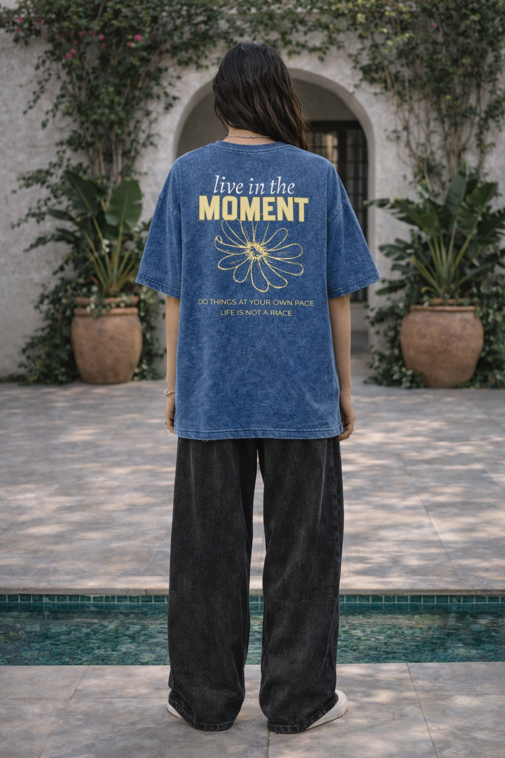 Live in the Moment Oversize t-shirt for Women- Acid Wash