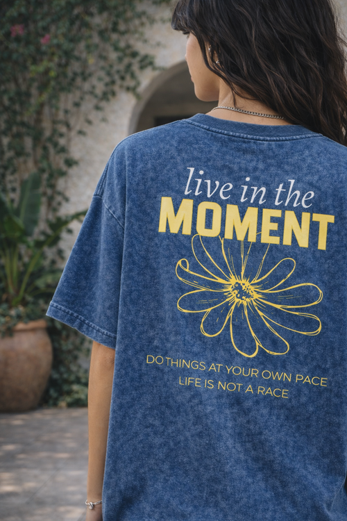 Live in the Moment Oversize t-shirt for Women- Acid Wash